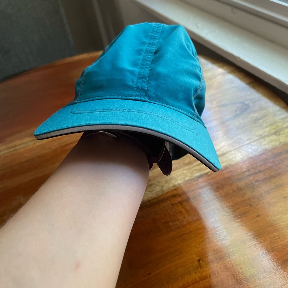 Brooks chaser running hat